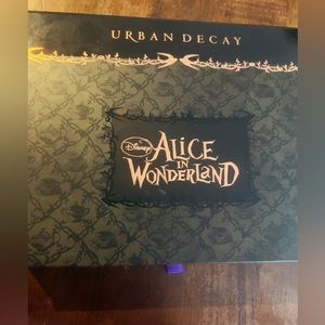 Urban Decay x Alice in Wonderland